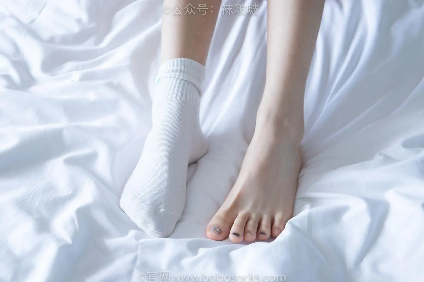 [BoBoSocks袜啵啵]NO.009 果冻-耐克板鞋、白棉袜、裸足 [130P]插图2